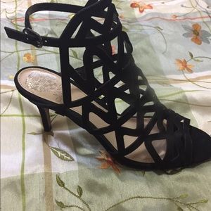 By VINCE CAMUTO beautiful High hills Sandals